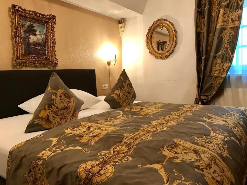 Altstadthotel Hayk Am Rhein Köln Exteriör bild