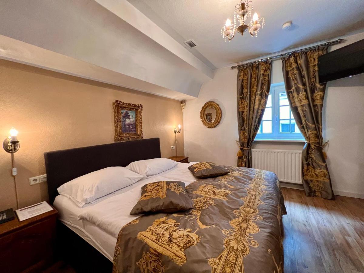Altstadthotel Hayk Am Rhein Köln Exteriör bild