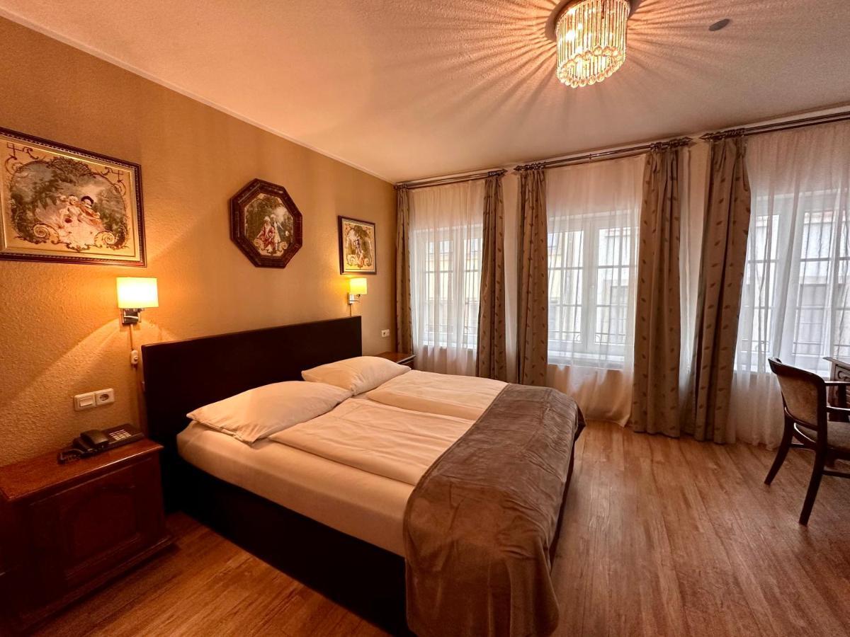 Altstadthotel Hayk Am Rhein Köln Exteriör bild