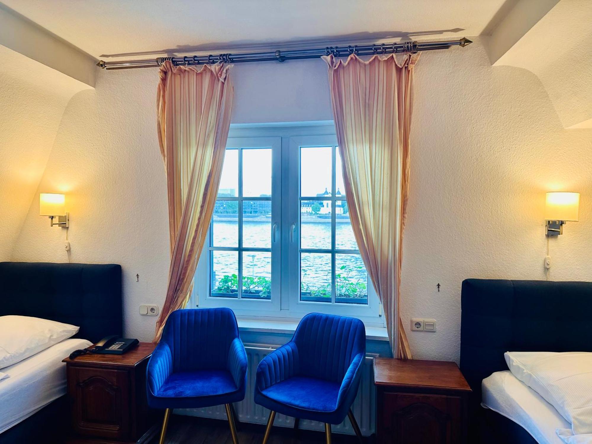 Altstadthotel Hayk Am Rhein Köln Exteriör bild