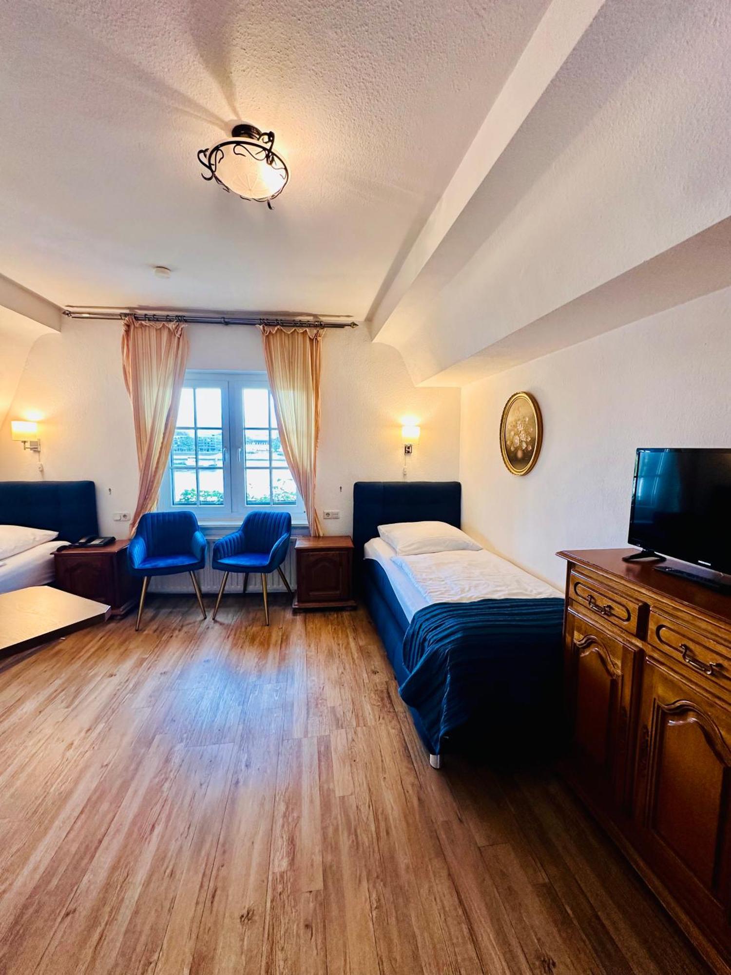 Altstadthotel Hayk Am Rhein Köln Exteriör bild