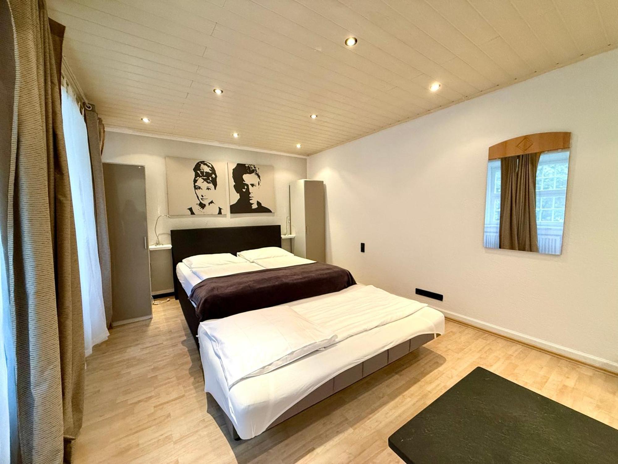 Altstadthotel Hayk Am Rhein Köln Rum bild