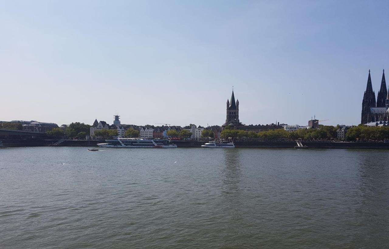 Altstadthotel Hayk Am Rhein Köln Exteriör bild