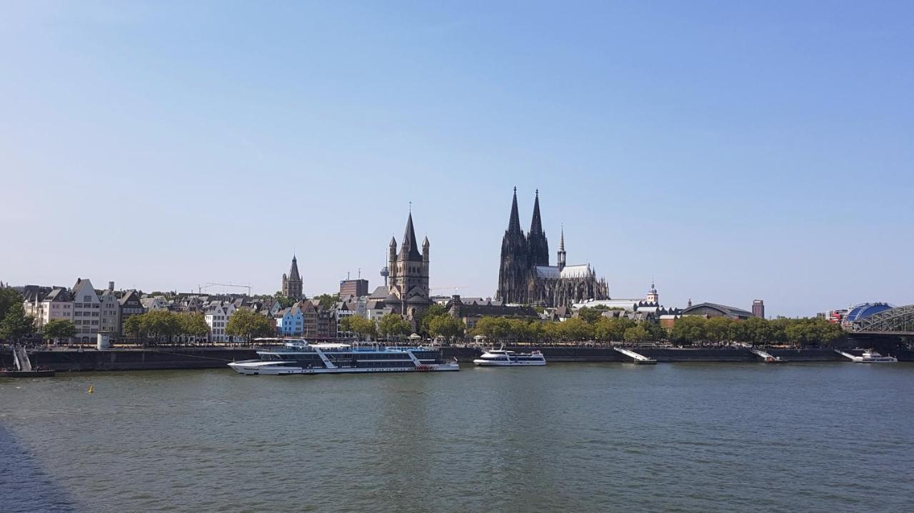 Altstadthotel Hayk Am Rhein Köln Exteriör bild